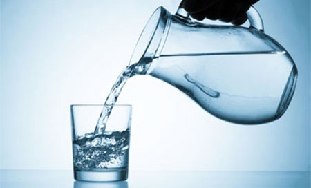 Beber agua ayuda a perder peso
